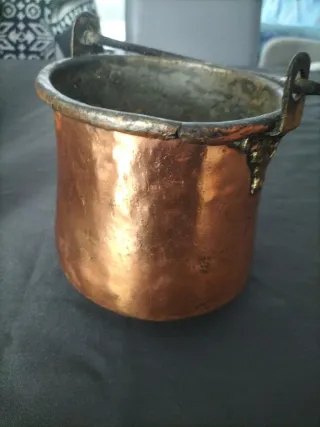 Pentola antica in rame