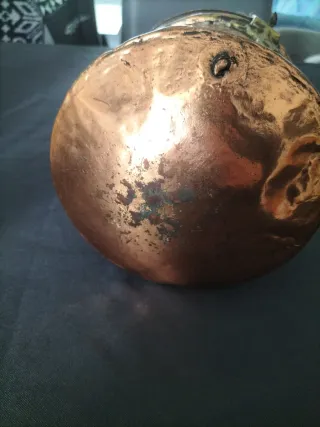 Pentola antica in rame