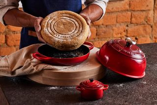 Le Creuset Cocotte para pan, 24 cm, 1,6 L, Cereza,