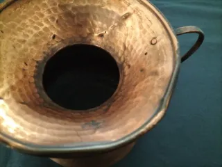 Vaso antico in rame martellato