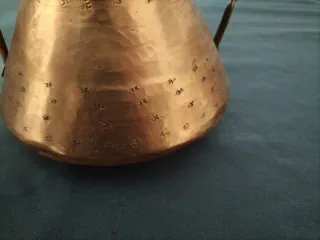 Vaso antico in rame martellato