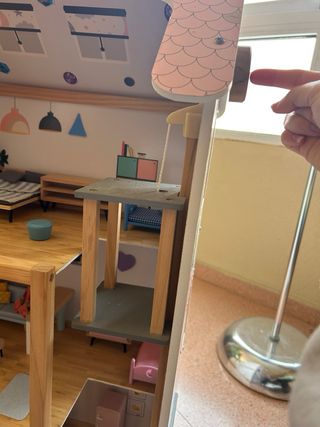 Casa di bambole in legno