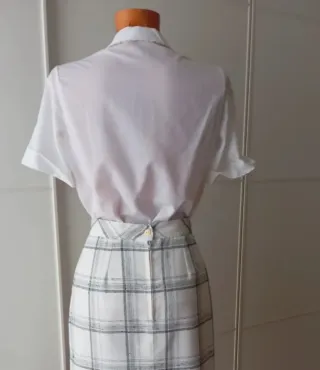 Camisa vintage blanca bordada