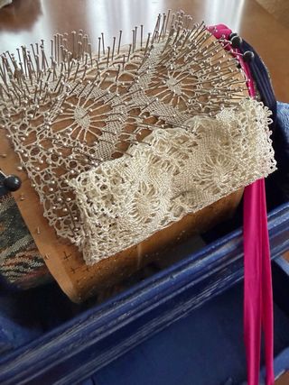 Bolillero de madera azul