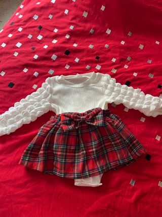 Conjunto bebé: body blanco y falda tartán