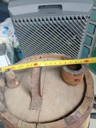 Porrón antiguo de madera