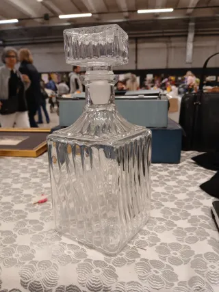 Bottiglia in vetro trasparente anni 70