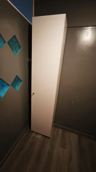 URGE Mueble blanco de 1 puerta con llave