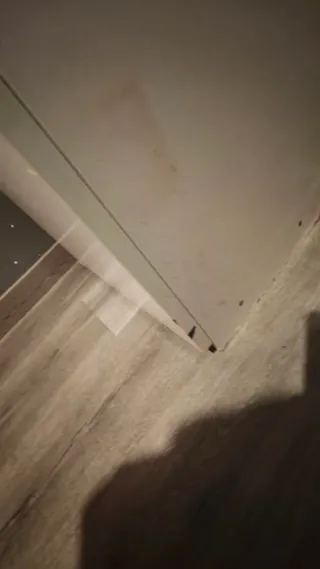 URGE Mueble blanco de 1 puerta con llave