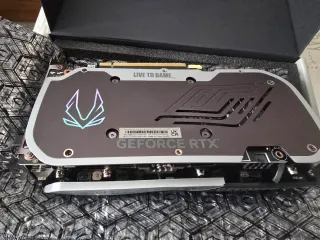 Scheda Grafica Zotac RTX 4070 Twin Edge OC 12Gb