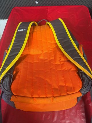 Mochila BASIC-FIT Negra y Naranja