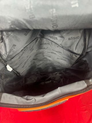 Mochila BASIC-FIT Negra y Naranja