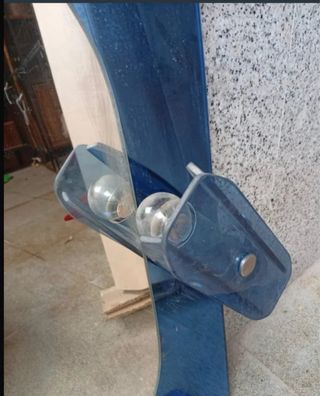 Espejo de baño azul y transparente