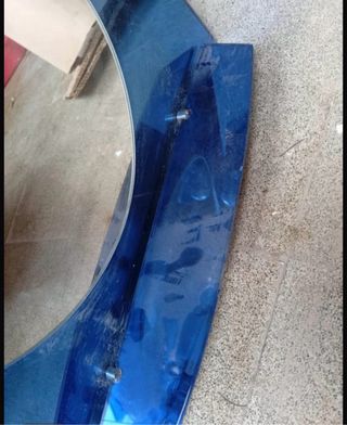Espejo de baño azul y transparente