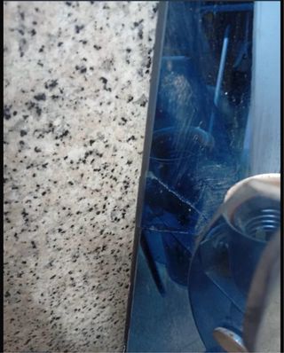 Espejo de baño azul y transparente