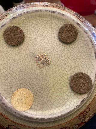 Scatola giapponese decorata con guerrieri a cavall