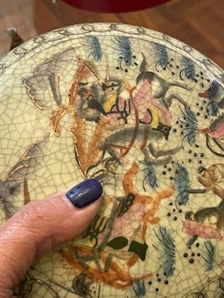 Scatola giapponese decorata con guerrieri a cavall