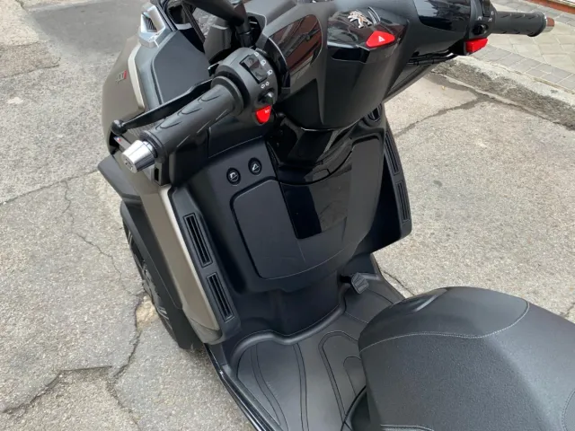 Peugeot Metropolis 400i ABS