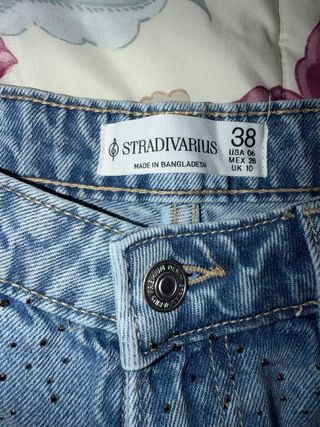 Pantalón Stradivarius con brillos