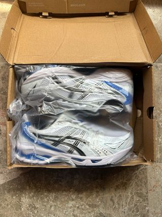 Zapatillas Asics Blancas y Azules