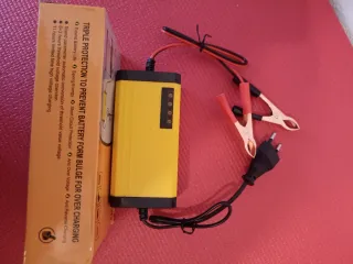 Cargador Batería Coche 12V 2A-3A