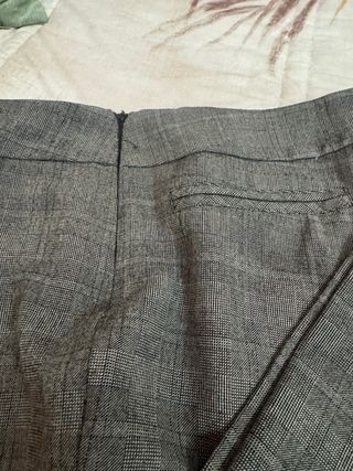 Pantalón de mujer a cuadros gris