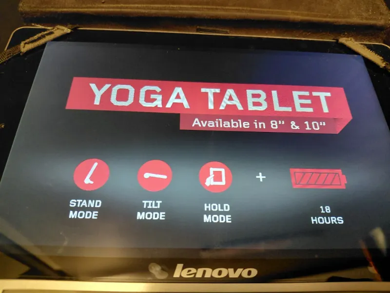 Tablet Lenovo Yoga 10 con funda afbeelding 2
