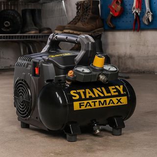 - Stanley FATMAX Compressor DST 101/8/6 FMXCM00