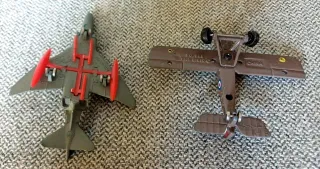 Lotto 2 mini Aerei in metallo vintage 6/8 cm circa