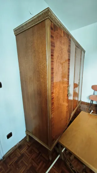 Mesita de noche madera y latón