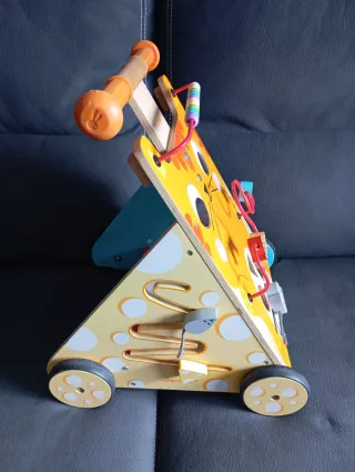 Andador infantil gato de madera Janod