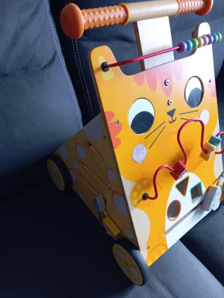 Andador infantil gato de madera Janod