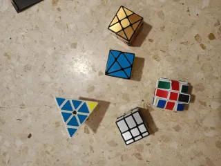Lote Cubos de Rubik Varios
