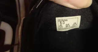 Zapatillas Vans Negras Cordones burdeos