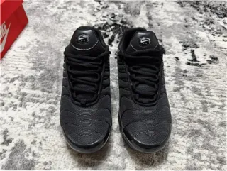 Nike Air Max Plus Triple Black Talla 39