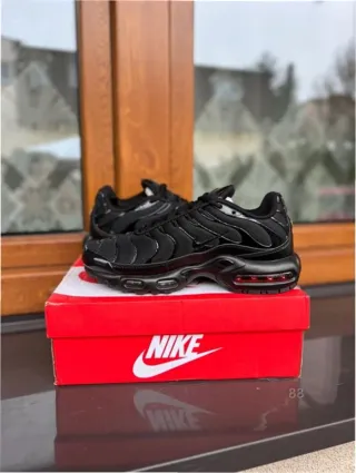 Nike Air Max Plus Triple Black Talla 41