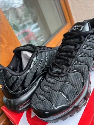 Nike Air Max Plus Triple Black Talla 41