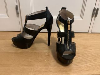 Tacones Michael Kors Negros con Cremallera Dorada