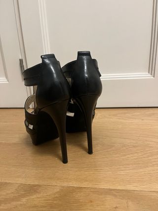 Tacones Michael Kors Negros con Cremallera Dorada