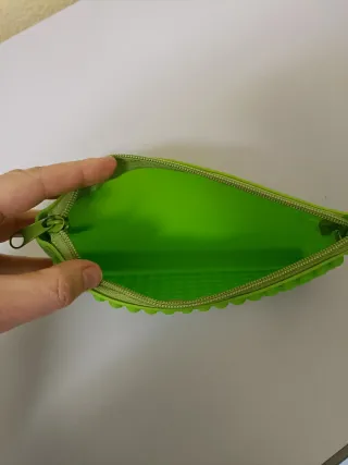 Trousse/Astuccio in silicone verde