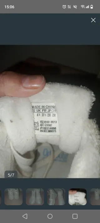 Zapatillas Nike Blancas y Doradas