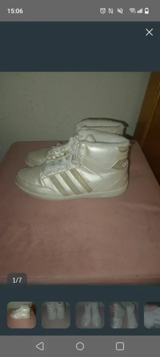 Zapatillas Nike Blancas y Doradas