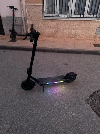Patinete Eléctrico con Luces LED