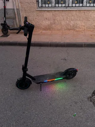 Patinete Eléctrico con Luces LED