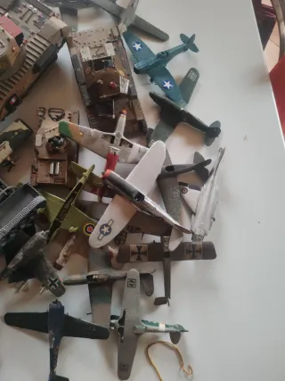 Modellini militari aerei e carri armati