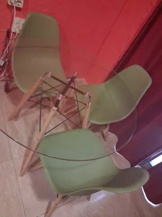Mesa y 4 Sillas Nórdicas