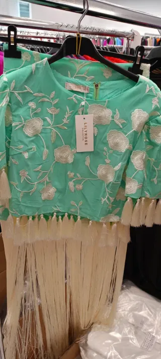 Traje de flamenca blanco y rojo