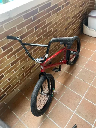 Bicicleta BMX Professionale Rossa