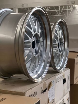 4 LLANTAS 8x18 y 9x18 5x120 et20 74.1 stilo bbs LM