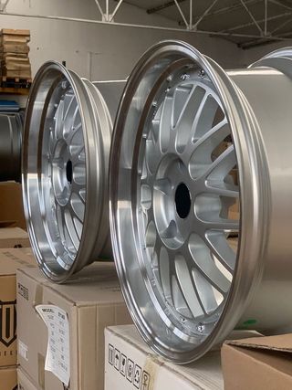 4 LLANTAS 8x18 y 9x18 5x120 et20 74.1 stilo bbs LM